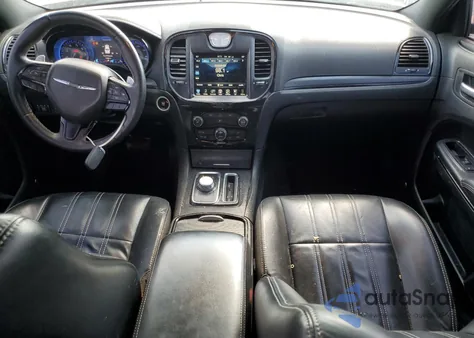 2016 Chrysler 300 S z USA, uszkodzony, nr VIN 2C3CCAGG2GH296517